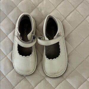 L'Amour Cream Dress Shoes for Kids